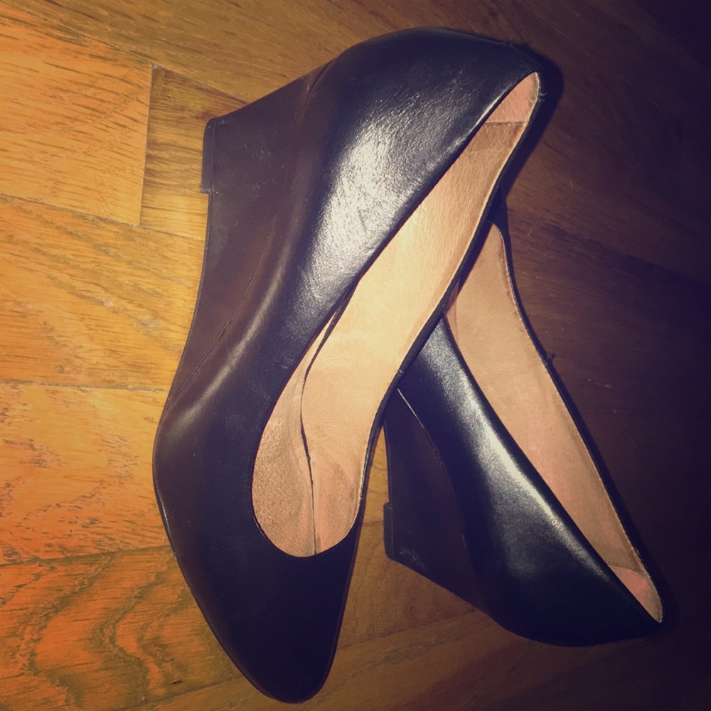 Coral Como Leather Wedges